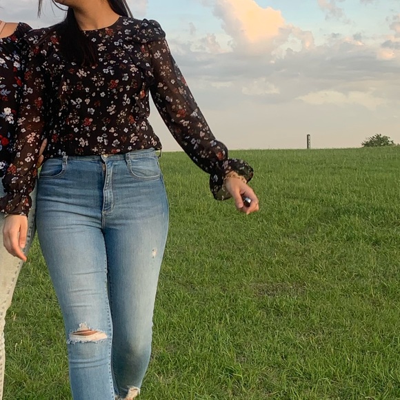 Blouse/Top - Picture 2 of 2